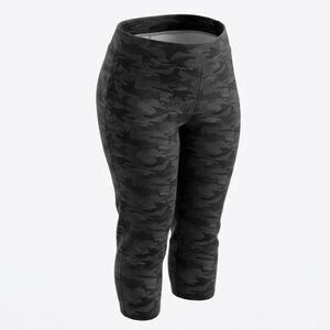 Torrid Black Camo Ponte Pull-On Crop Pants 4X | Stretchy Cropped Leggings